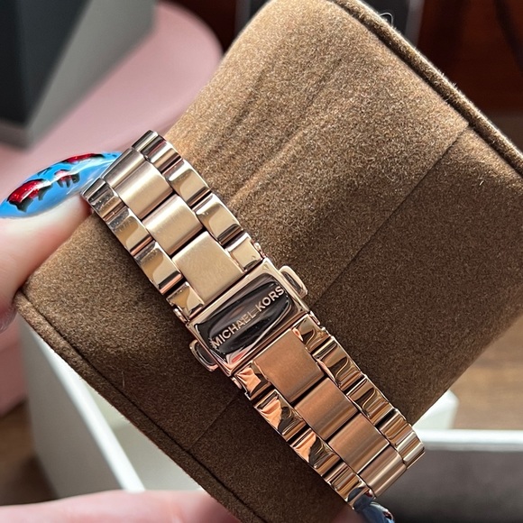 Michael Kors Slim Runway Chronograph Quartz Rose Gold Watch MK3513 - Picture 10 of 14